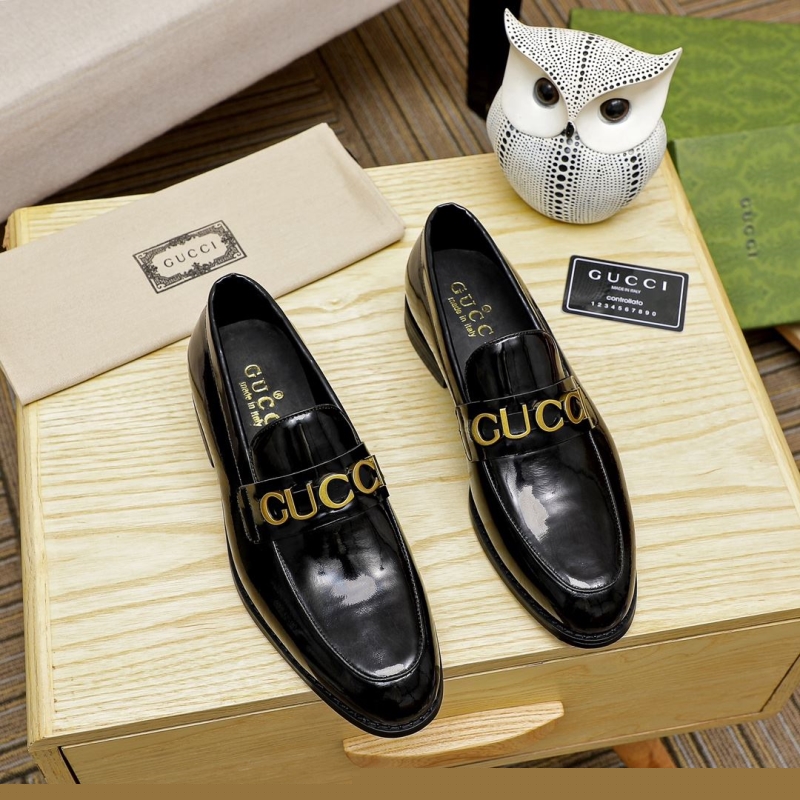 G*u*i leather shoes